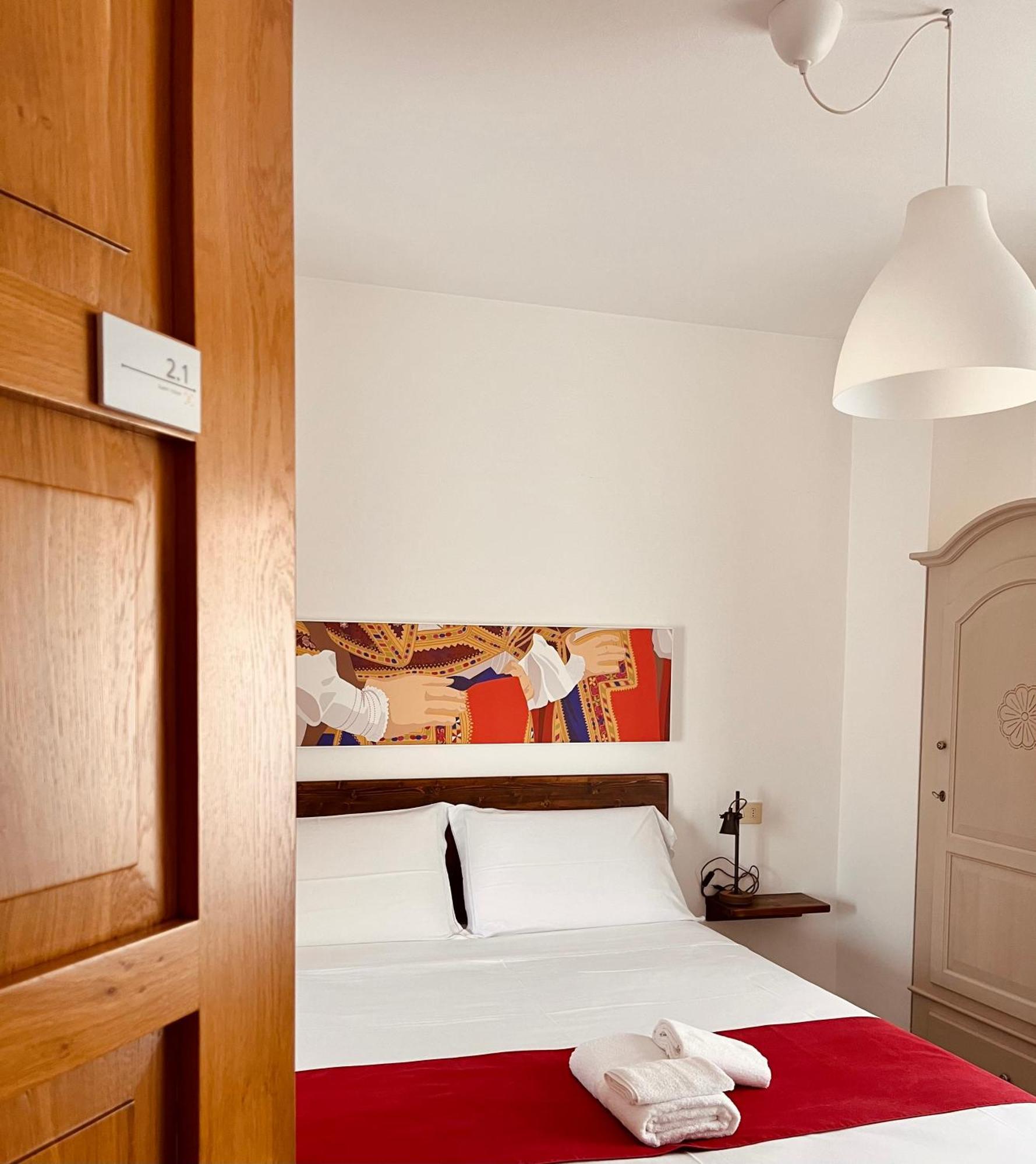 Carrales Guest House Nuoro  Dış mekan fotoğraf